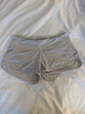 LuluLemon Run Athletic Speed Shorts  Women’s Size 6 White Zip Pocket-READ!